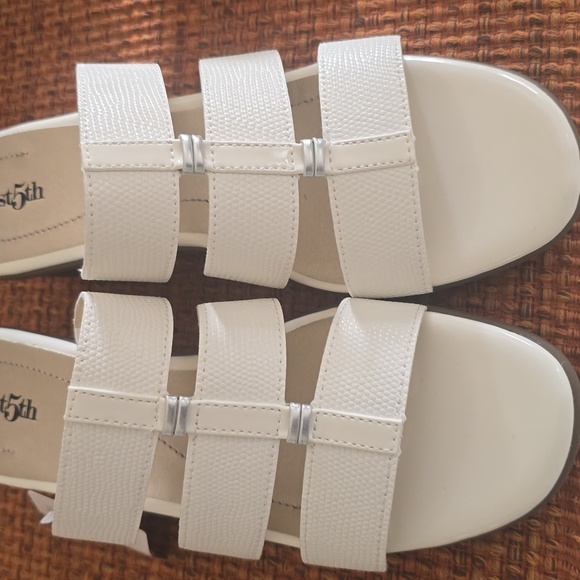 EAST 5TH BRAND WOMENS WHITE DRESSY SUMMERTIME SANDALS SIZE 7.5 MEDIUM - Picture 11 of 16